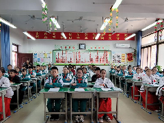 “诗词润童年，经典咏流传” ---濮阳市第二实验小学第八届书香文化节五(5)班主题阅读展示