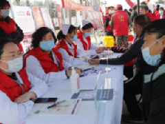 志愿服务学雷锋 爱心护心守健康