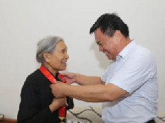 百年华诞 | 清丰第一医院4位老党员荣获“光荣在党50年”纪念章，困难党员收到组织关怀和温暖