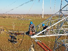 国网濮阳供电公司：杆塔改造作业忙 迎峰度冬不慌张 