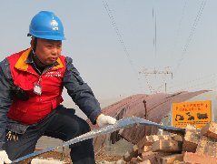 清丰县公司：强力拆除违章建筑 畅通线路运行通道