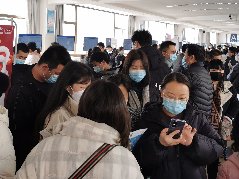 濮阳市2022年“春风行动”贴心服务绿卡企业专场招聘会成功举办