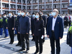 检察蓝、警察蓝，共护孩子的蓝天——华龙区人民检察院联合公安机关设立全市首家“法治副校长”工作室